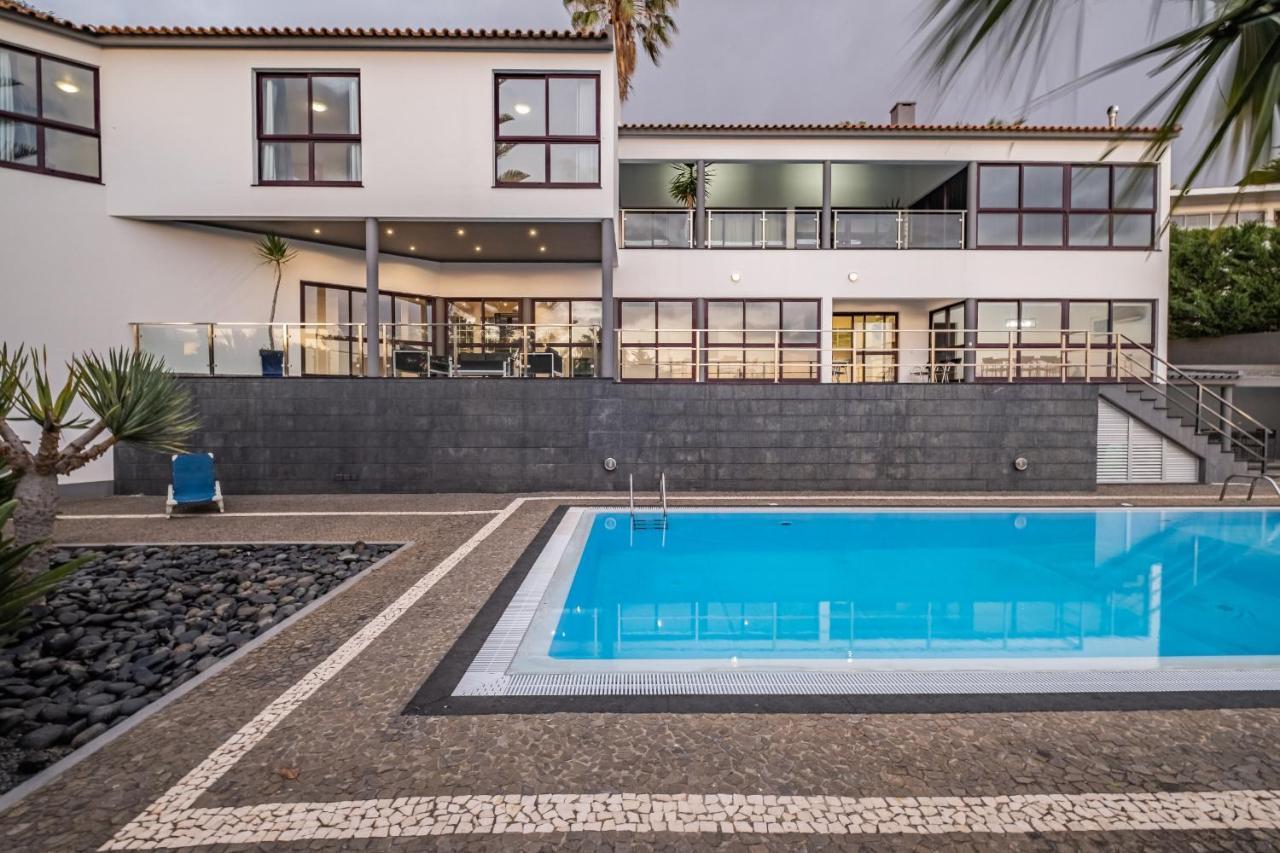 Ample Villa With Pool And Gorgeous Ocean View Funchal  Bagian luar foto