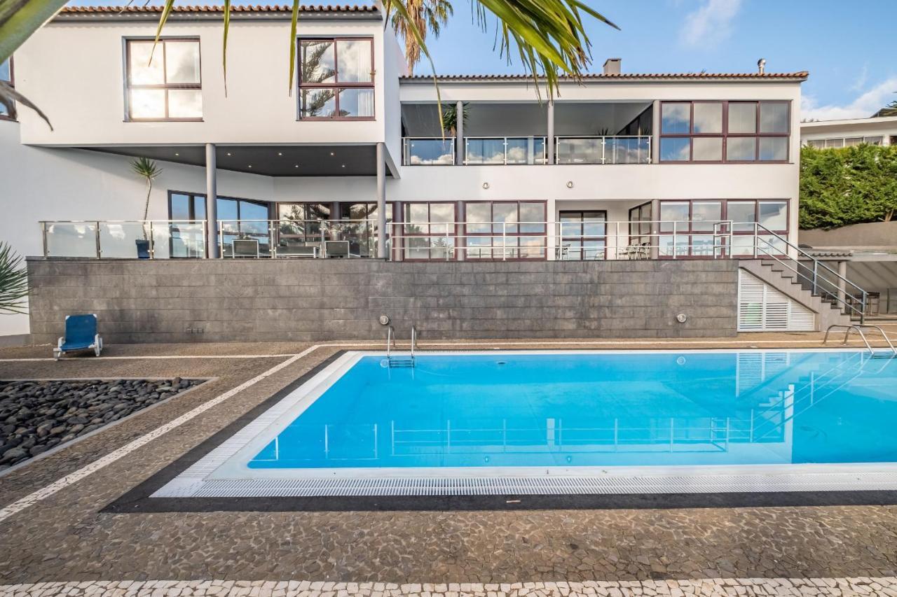 Ample Villa With Pool And Gorgeous Ocean View Funchal  Bagian luar foto